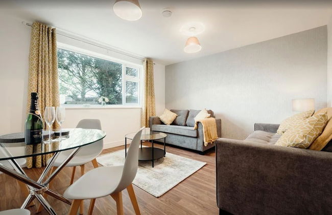 St Georges Court Yard - Photo 10