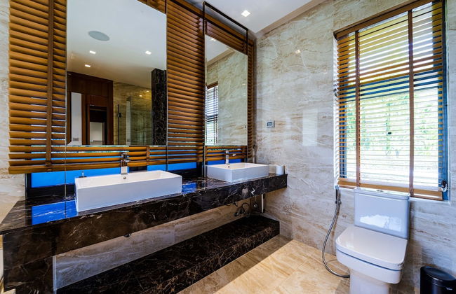 Luxury Mansion On Golf Course - BMG5 - Foto 56