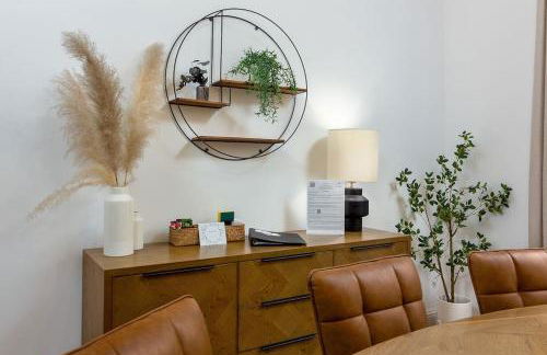 The Stylish 3-Bedroom Maisonette Retreat - Photo 10