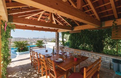 Two-Bedroom Apartment In Mravince - Photo 12