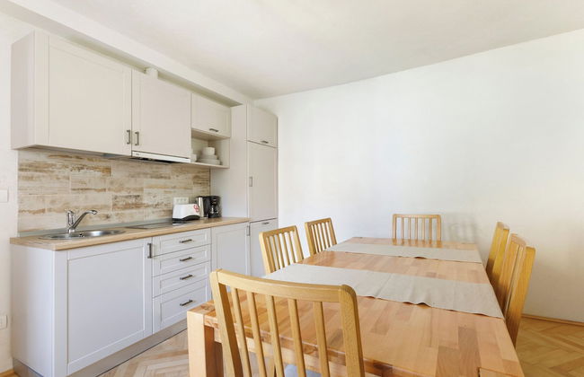 Aki Gray Apartment Serene Oasis - Photo 23