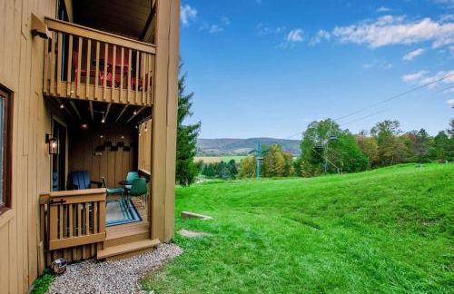 Renovated Ski In Out Condo King Bed Patio Grill - Foto 58