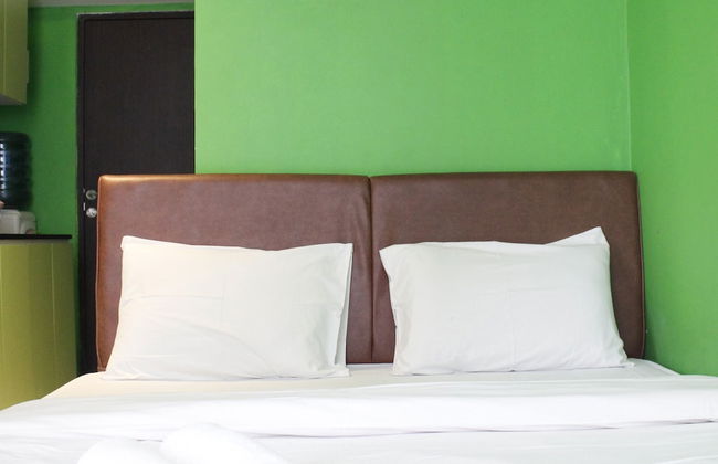 Compact Studio Room The Jarrdin Cihampelas Apartment - Photo 4