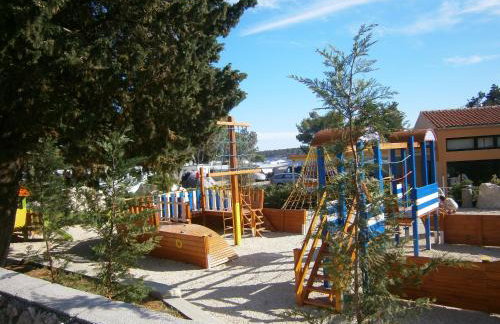 Zobić Family Apartments - Photo 41