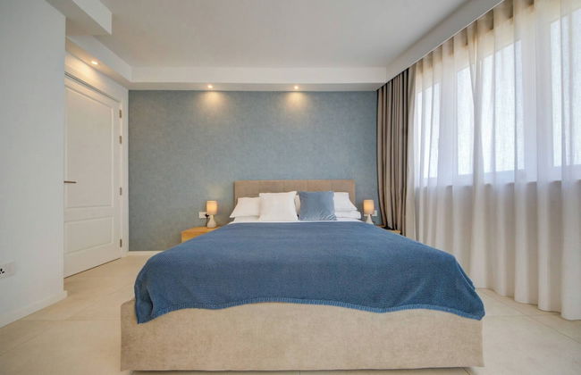 Luxury Penthouse With Private Pool and sea Views, Sleeps 6 - Photo 2