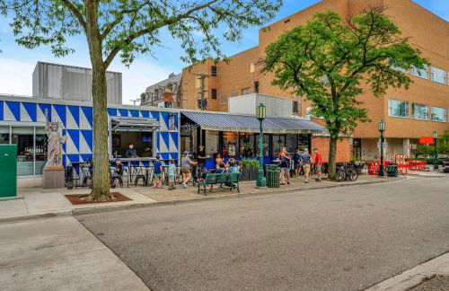 Luxe Condo Overlooking Park - Foto 7