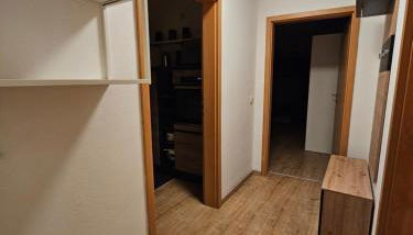 Ideal für Monteure Apartment mit 3 Schlafzimmer für bis zu 6 Personen mit Küche, Waschmaschine, Bad, WiFi, Flat TV usw - Foto 3