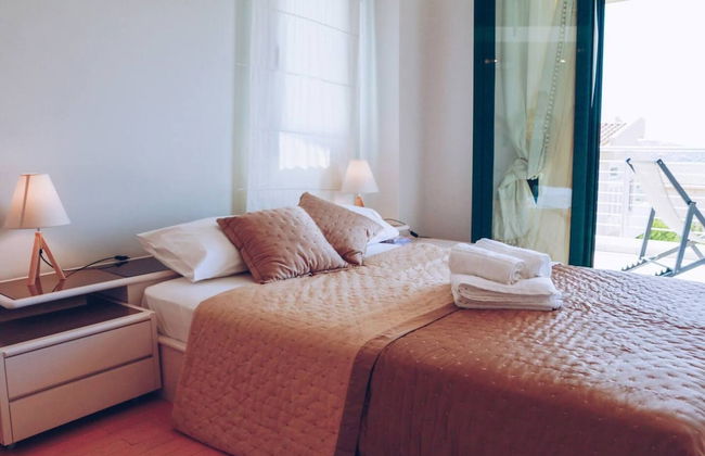 Stunning 4-bed Villa in Lagonisi Kalivia Thorikou - Photo 6