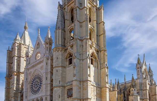 Tour in León - Photo 1