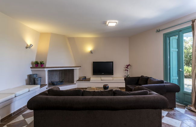 Electra Beachfront Villa - Photo 30