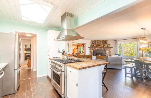 Sierra Vista by Willowbend Creek and waterfalls, Sleeps 16, with Hot tub, Play Yard, Arcade - Foto 17