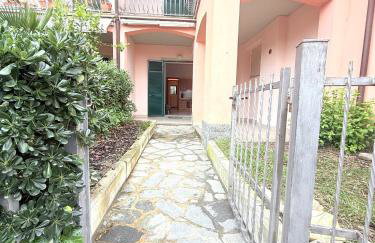 Relax con terrazza giardino e posto auto - Photo 18