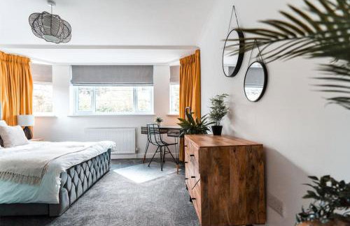 Luxury Renovated Bungalow with wheel chair access, Hot Tub and Fire Pit - Foto 10