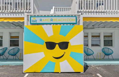 Sunshine House #2-Selfie-Friendly - Steps to Beach - Foto 48