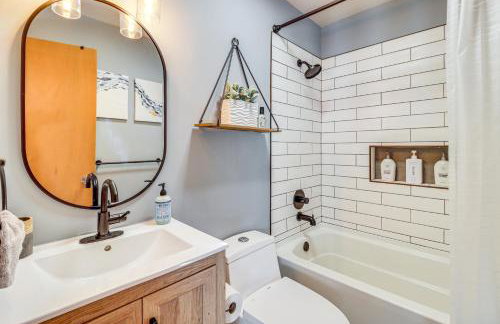 Private Spa, Fire Pit and Deck Poconos Home! - Foto 19