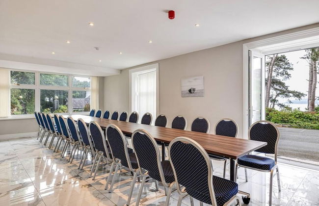 Delightful Holiday Home With sea Views and Hot Tub - Photo 35