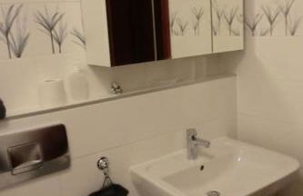 Wohnung am Grünen, Nähe Stadtzentrum und Hauptbahnhof, WLAN inklusive - Foto 14