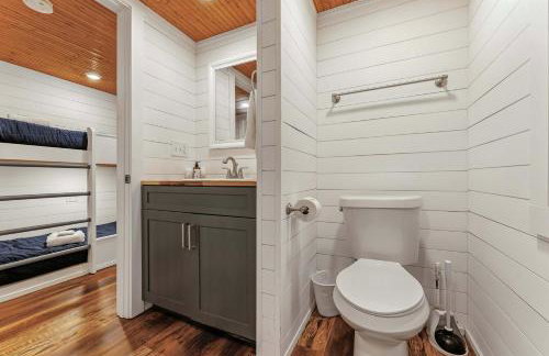 The Hickory Tiny Home in Menlo - Photo 25