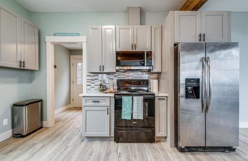 Astoria Home Base with River Views, 3 Mi to Dtwn! - Foto 8