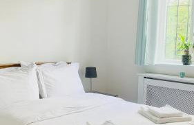 Amazing Location - City of London- 2 Bedroom Stunning Canal View House With Private Garden,Parking & Balcony - Foto 30