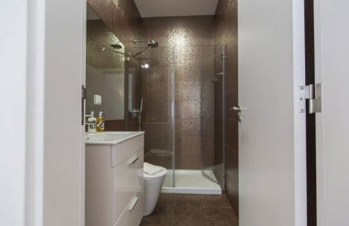 Central Lisbon Flat by Pink St - Photo 44