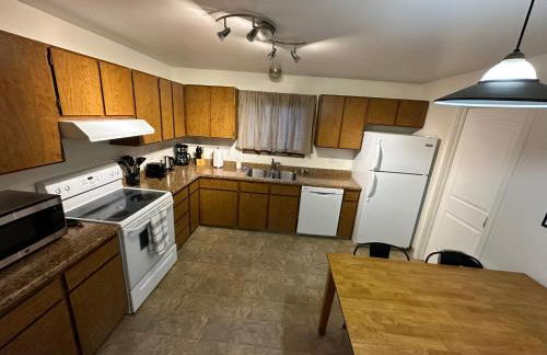 Stay Anchorage! Furnished Two Bedroom Apartments With High Speed WiFi - Foto 18