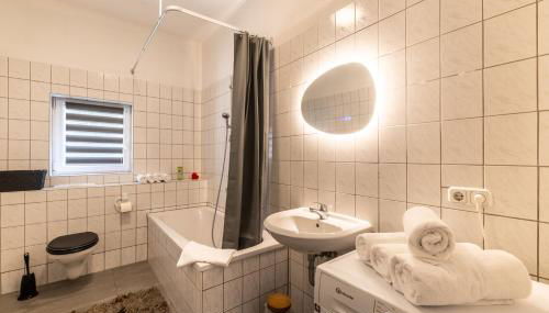 HohnsteinOase-Fasssauna und Kühlbecken-3 SZ-Parkplatz - Waschmaschine - Foto 5, towels