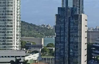 Excelente e moderno apartamento com linda vista - Photo 28