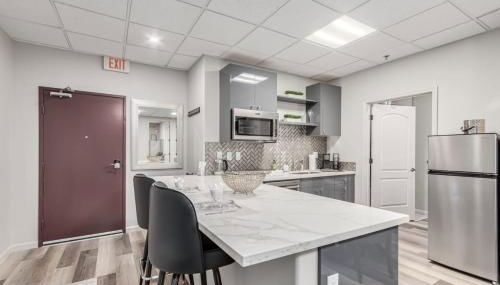 Stylish and Prestigious - 2 Bed 2 Bath On The Avenue - Foto 5