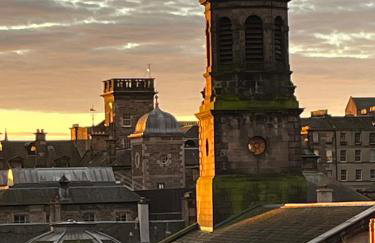 New Royal Mile Residence Spacious Quiet Comfortable Flat with Balcony & Great Views Top Floor No Lift - Foto 13