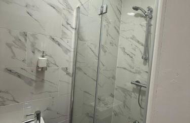 Cosy Six Bedroom House in Bedford Town - Foto 34