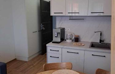 SOLEK, Apartamenty hotelowe i pokoje gościnne ze śniadaniem, przyjazne zwierzętom, wyjątkowe, z widokiem na Jezioro Jamno i w bardzo bliskiej odległości od morza - Foto 27