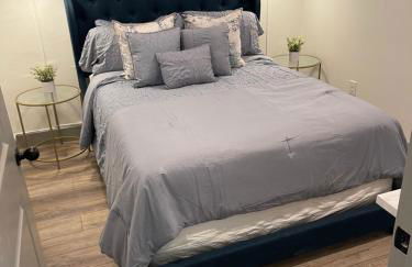 Main Street Farmhouse City Retreat by Hollyhock - Foto 26