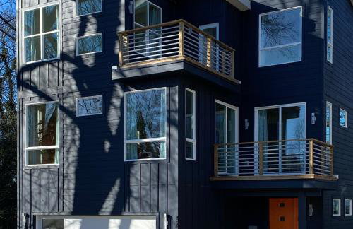 Entire Home Close to BOA Stadium & City - Foto 2