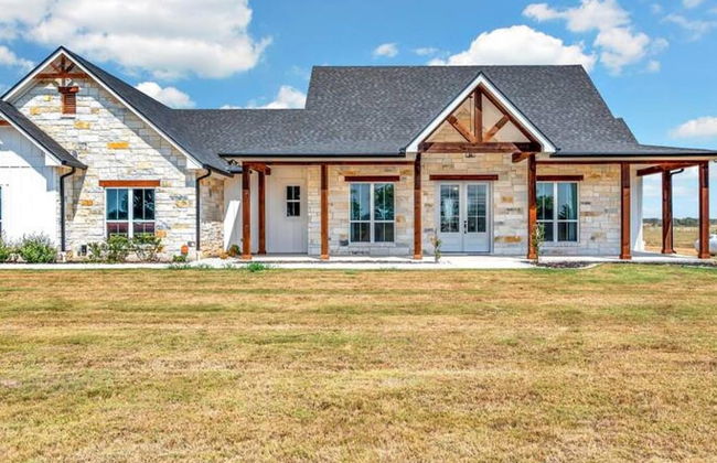 New Luxury Texas Farmhouse - Photo 1