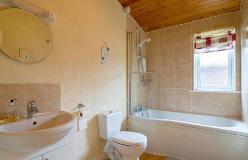 Finest Retreats - Whitsand Bay Lodge - Photo 31