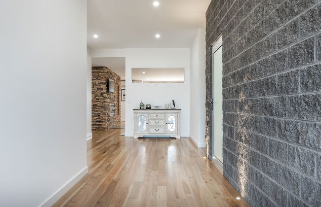 Luxe Home by the BnB Collection - Photo 20