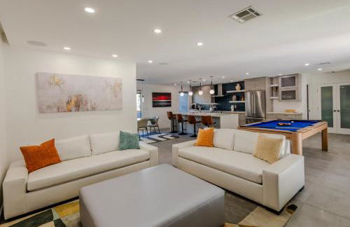 Luxury Scottsdale Retreat with Heated Pool, Hot Tub, Fire Pit & Game Room & Sleeps 12 - Foto 2