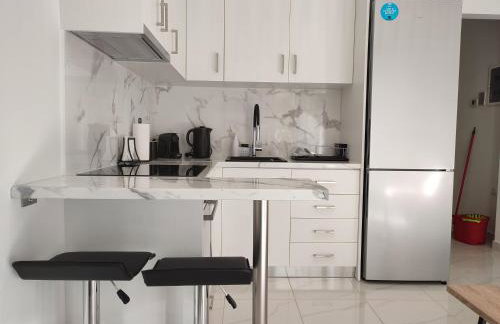 Elegant & Modern Apartment near to Athens Riviera - Foto 6