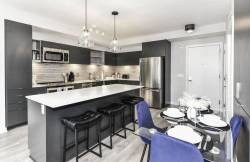 Comfy 2BR Oasis with Scenic Rooftop & Gym - Foto 2