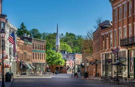 Galena Spring Escape - Hot Tub & Cozy Nights - Foto 12