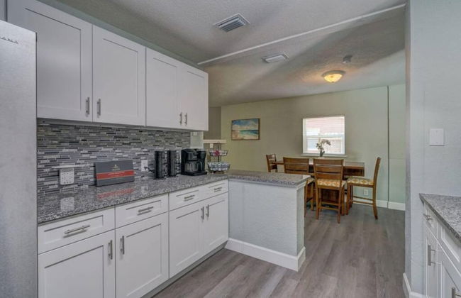 Heated Pool Close to St Pete Tampa Pet Friendly - Foto 12