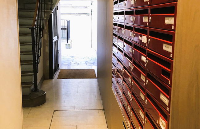 One bedroom flat ground floor avec cuisine -Rue Saint charles - métro Charles Michels 75015 PARIS - Photo 2