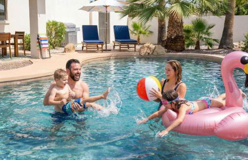 Game Room Resort Pool HotTub Modern Desert Oasis - Foto 56