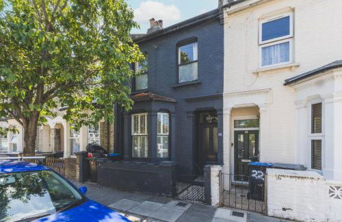 Modern Comforts in a Designer Home - Photo 37