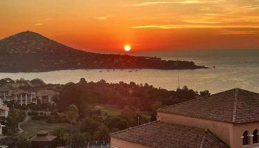 Huuummm c'est là ! Beau T2 Cap Estèrel Village avec Clim ! - Foto 3