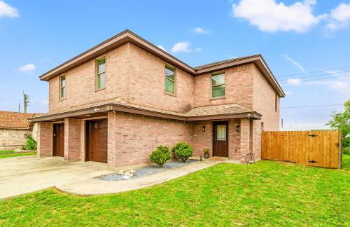 8 Mins to SPI Beach Spacious 3BR with Backyard - Foto 52