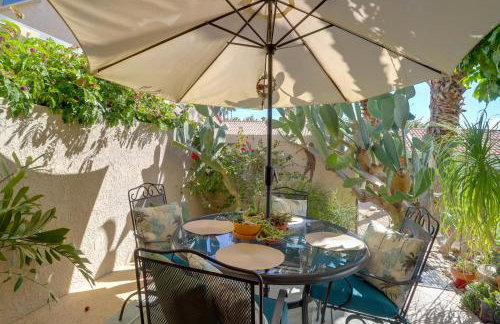 Mtn-View Rancho Mirage Condo w/ Lakefront Patio - Foto 19