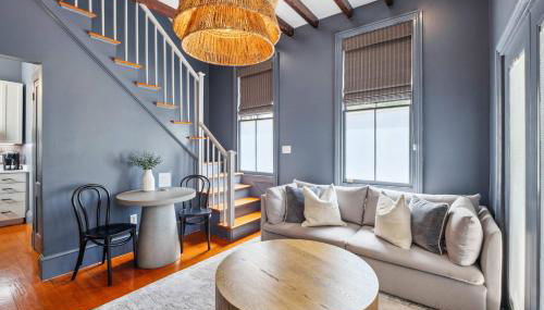 Beautiful Renovated Apartment One Block from King - Foto 1