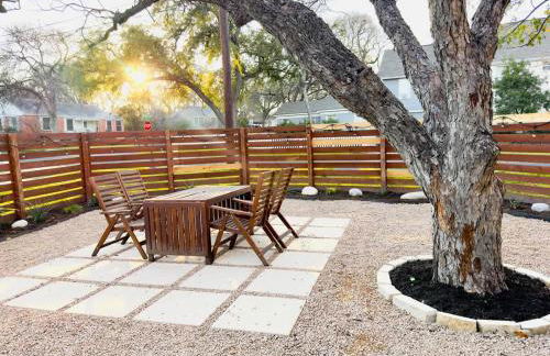 Family 3BR 2BA 1810SQFT Bright Spacious Home with Private Yard in Zilker - Foto 3